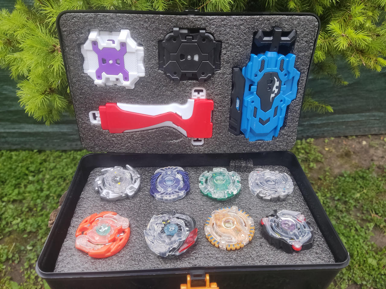 Запускалка Бейблейд Профі GF204-1-2 металева з 8 запускалками та чемоданом для зберігання Beyblade, фото 1