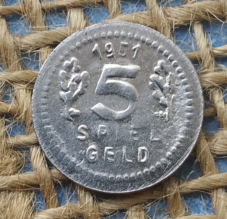 5 шпiльпфенiгiв (гральний жетон) 1951 року. Нiмеччина