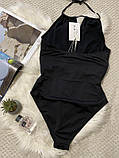 Чорний жіночий купальник з утяжкою та зав'язкою через шию, фото 3
