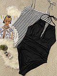 Чорний жіночий купальник з утяжкою та зав'язкою через шию, фото 2
