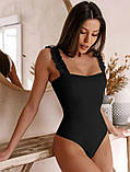 Закритий жіночий купальник чорного кольору з рюшами на бретелях, фото 8