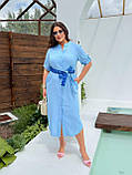 Блакитне літнє лляне плаття-сорочка з поясом із мереживним оздобленням батал, фото 5
