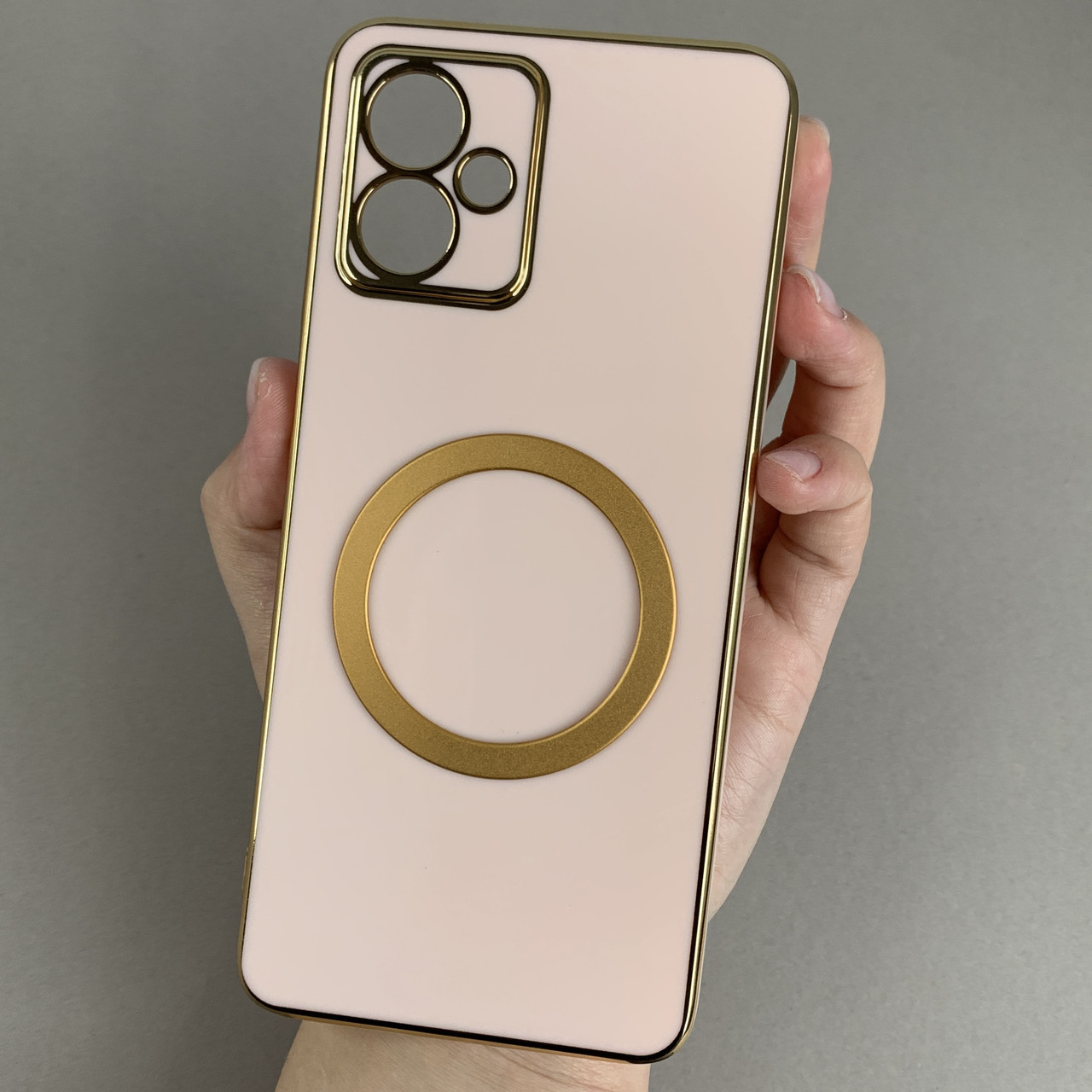 Чохол для Motorola G14 з металевим кільцем MagSafe із золотою рамкою на моторола г14 пудровий q08w