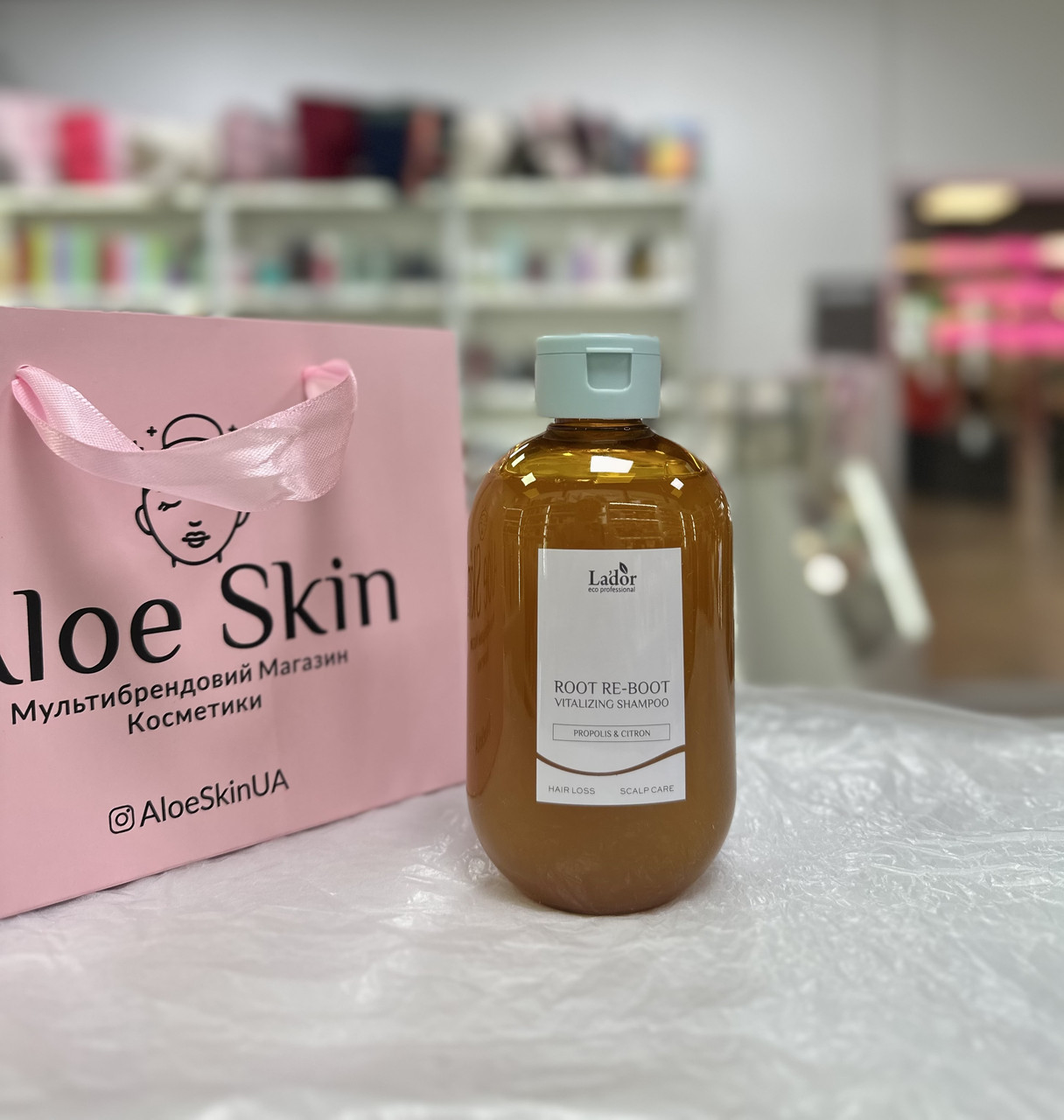 Шампунь для сухої шкіри голови з прополісом Lador Root Re-Boot Vitalizing Shampoo (Propolis & Citron) 300мл