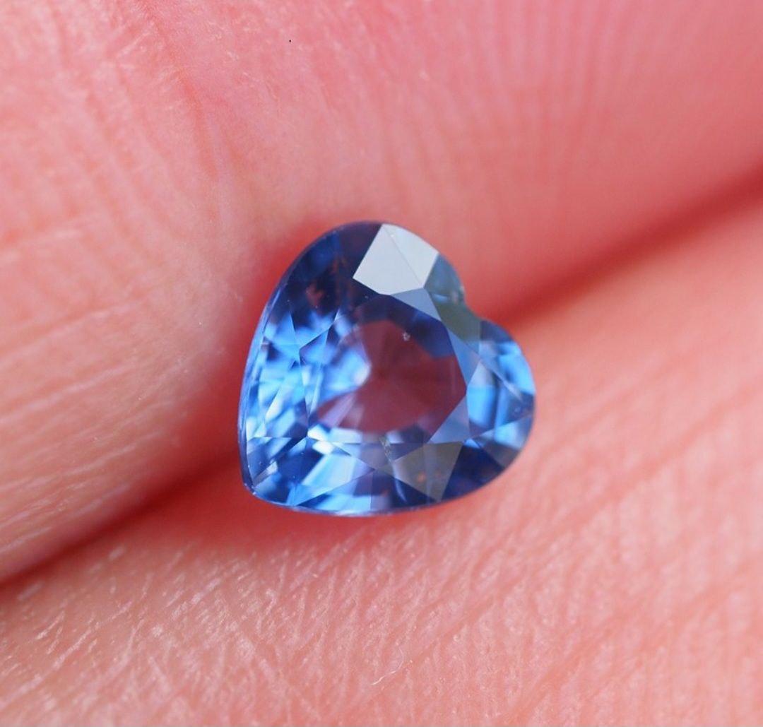 Сапфір серце 0,57 Cts. 5.2 х 2.7 мм