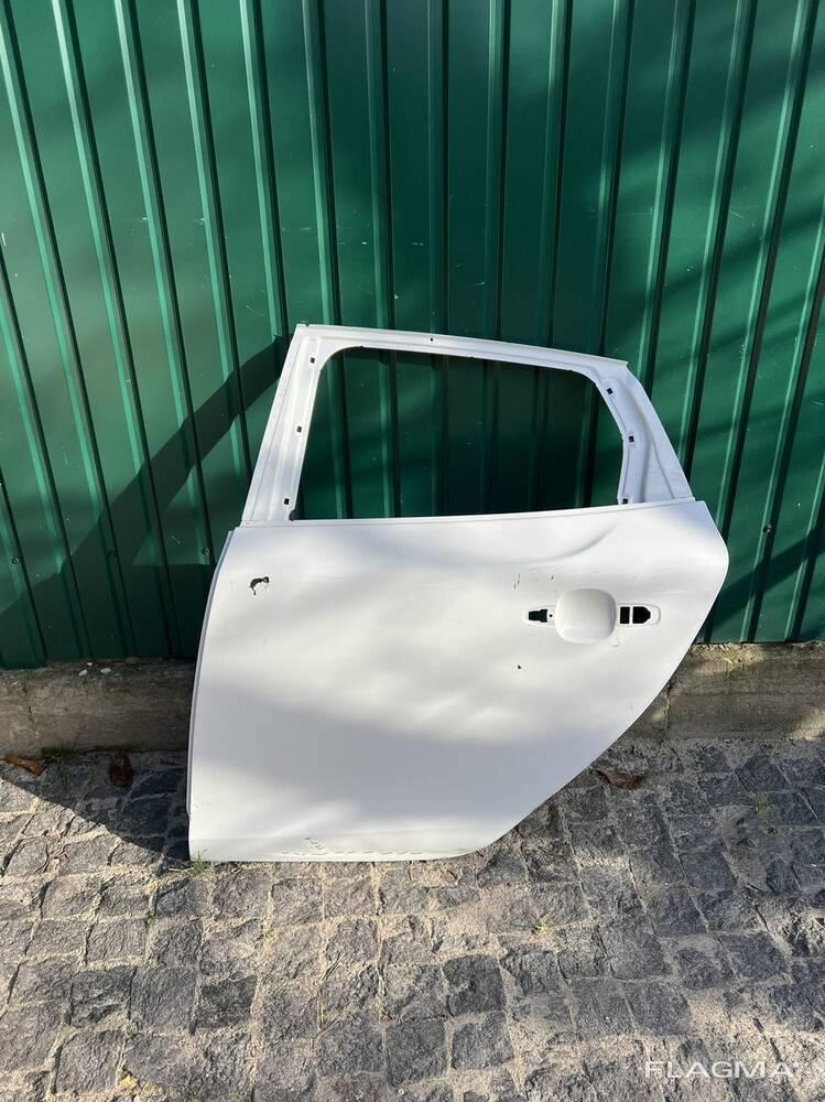 Двері задня ліва Volvo V40 від2012 — рр. Вольво V40 31662586 оригінал, фото 1