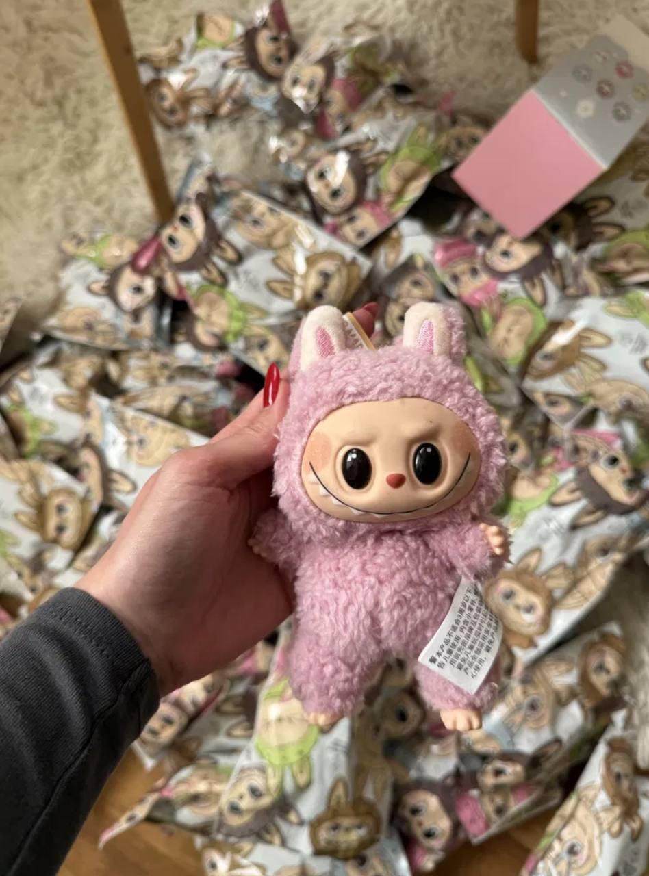 М'яка плюшева іграшка сюрприз Лабубу монстрик 15 см рандомка брелок Labubu Pop Mart монстри