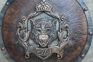 Круглий дерев'яний щит ручної роботи із зображенням вовка (діаметр 64 см)