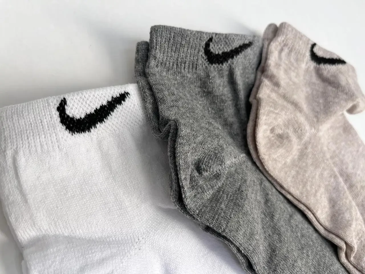 Шкарпетки чоловічі спортивні Nike світле Асорті 25-27 р. (Демісезонні)