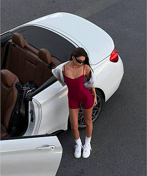 Комбінезон жіночий з шортами з мікродавинга на бретелях (Норма)