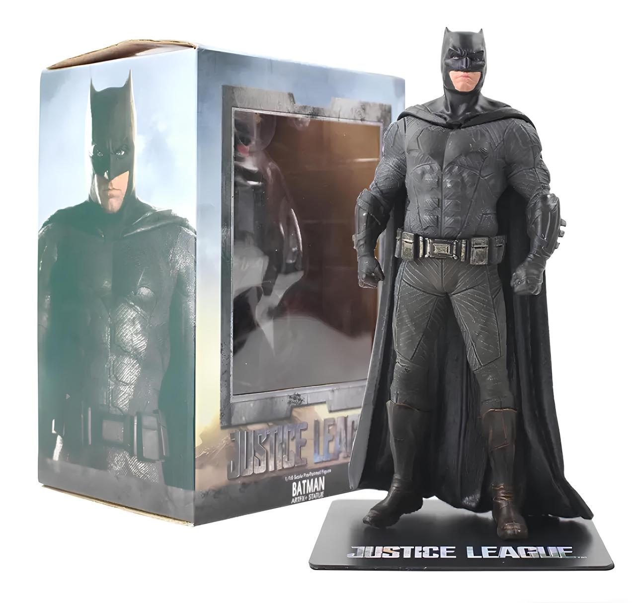 Деталізована фігурка Бетмена Batman DC Comics 18 см колекційна модель супергероя з високою деталізацією