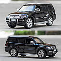 Модель автомобіля Mitsubishi Pajero із металу 1:32. Металева машинка Mitsubishi Pajero чорна, фото 5