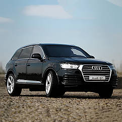 Металева модель автомобіля Audi Q7 RESTEQ 1:32 — інерційна машинка, відкриваються двері, фари та звук мотора