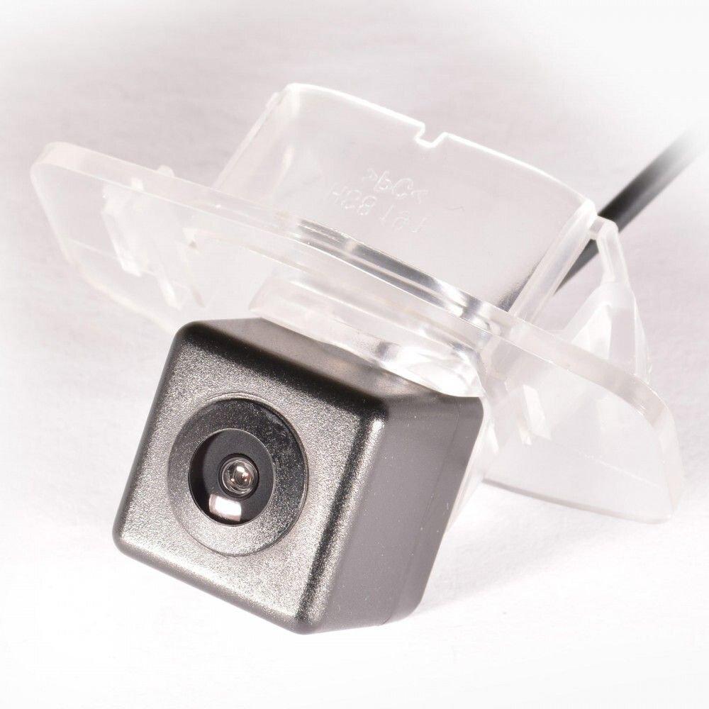 Камера заднего вида IL Trade 9903 Honda Civic 8 (05-11), Civic 9 (11-17), Accord 7 (02-08), Accord 8 (08-15)