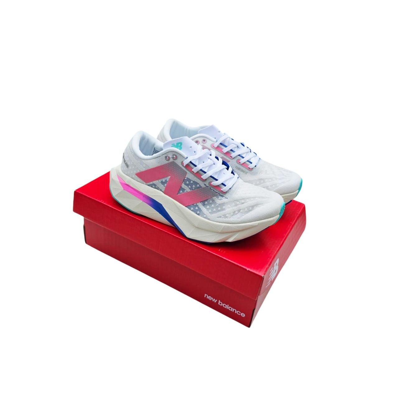 Сірі літні жіночі кросівки Жіночі кросівки New Balance Elite V4 сірі (рожеві/синім), фото 1