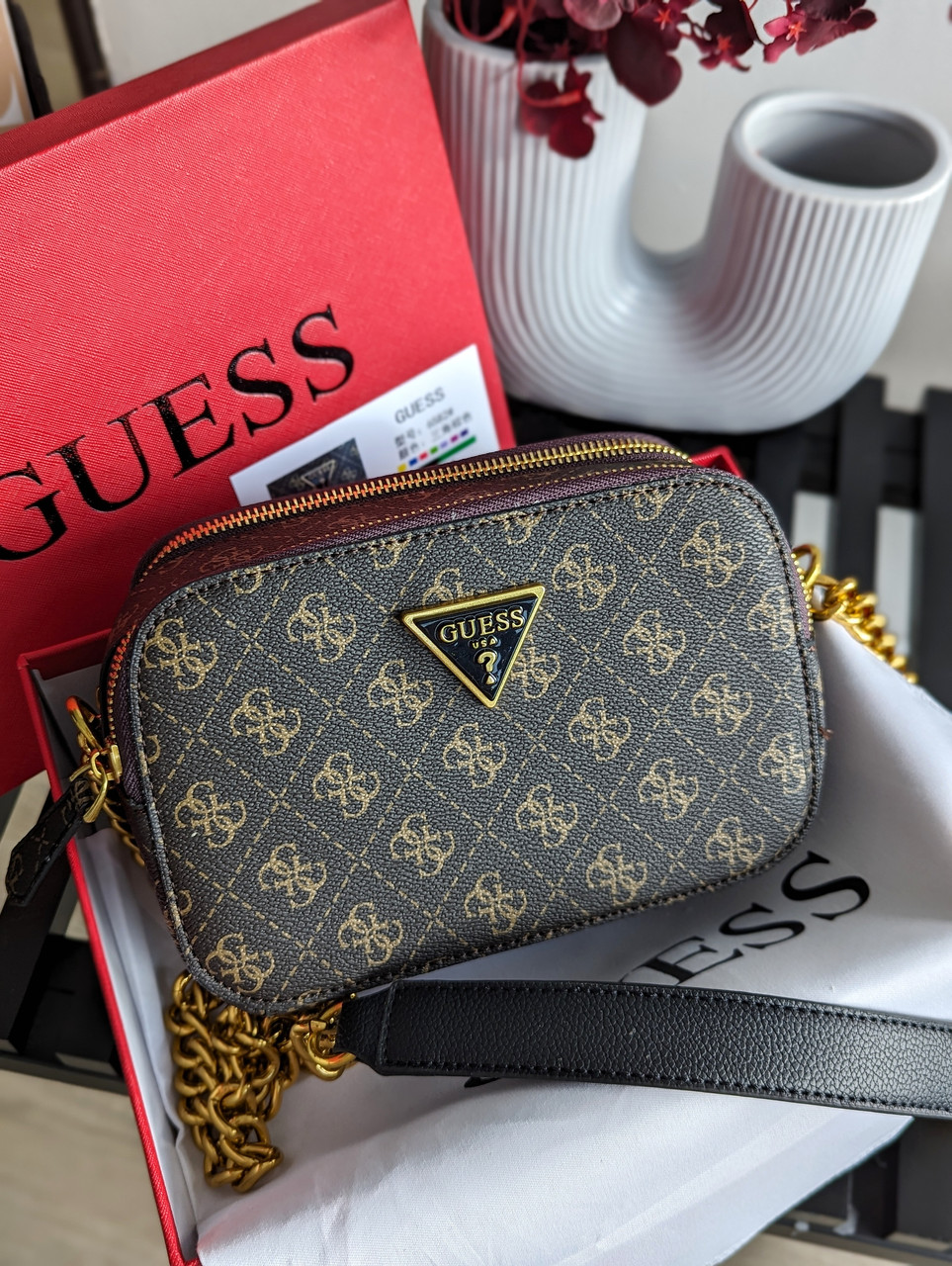 Жіноча сумка Guess Noelle Brown коричнева Еко шкіра крос боді на 2 відділення на ланцюжку золота фурнітура Гесс, фото 1