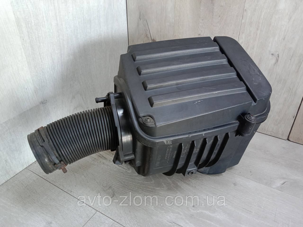Корпус повітряного фільтра Volkswagen Passat B6 1,8 – 2,0 TSI. Пасат Б6. 3C0129607S, 3C0129601AC.