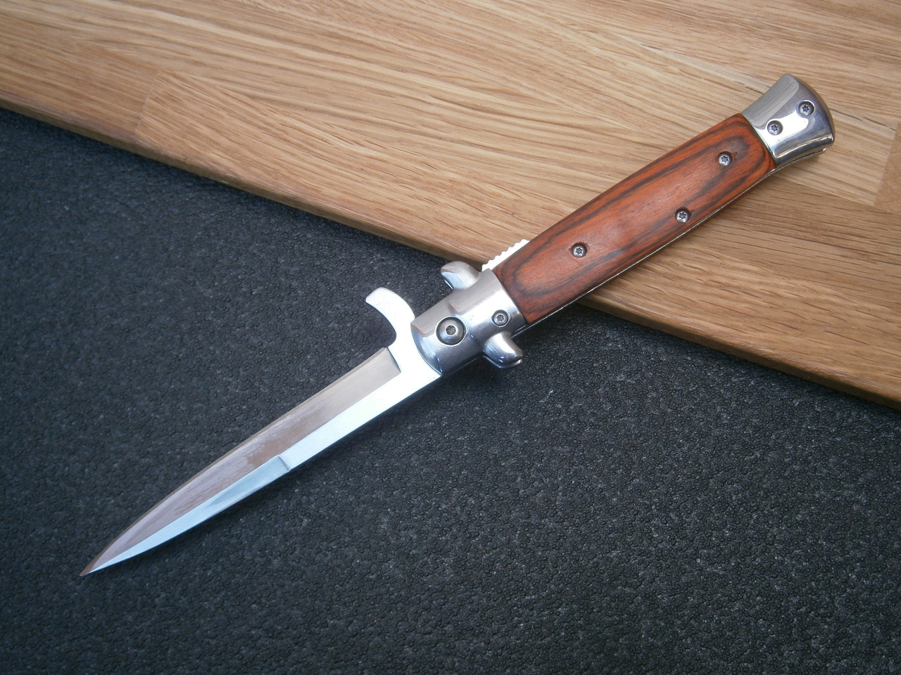 Ніж кишеньковий складаний Italian Elegant Brown 665 Liner-Lock Аssist 23 см