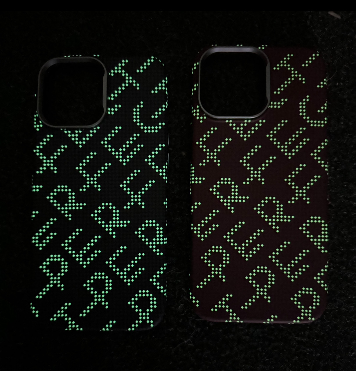 💎 LUXO Фосфорний Carbon Case Monogram | MagSafe