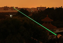 Потужний зелений лазер Лазерна указка зелена green laser pointer 303 Green laser pointer jd-303 зелена