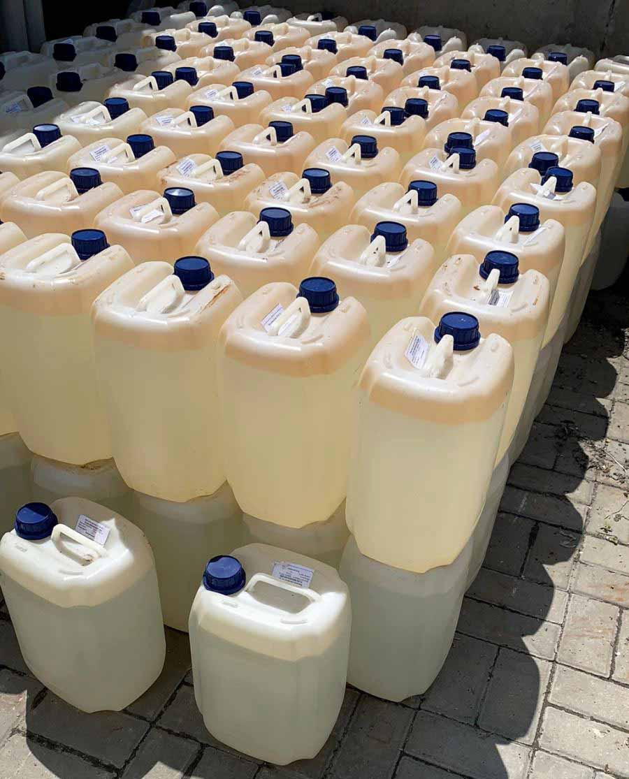 Азотна кислота (нітратна кислота, сирвасер, HNO₃), мінеральне добриво, 70 кг