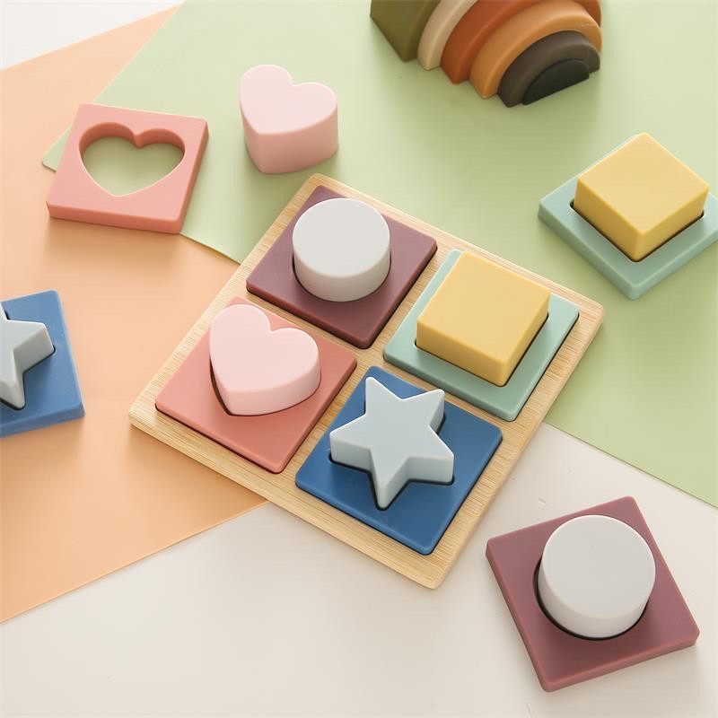 Логічна дошка C 64057 (60) сортер за формою, 4 гумових фігурки, в пакеті, фото 1