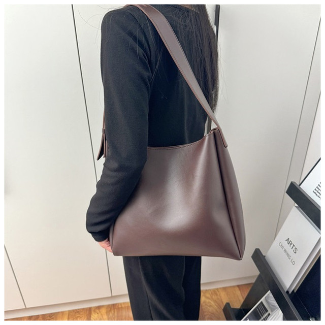 Сумка-шоппер женская с внутренним отделением на молнии. Сумка тоут базовая бордо Сумка-шоппер женская с внутренним отделением на молнии. Сумка тоут базовая бордо