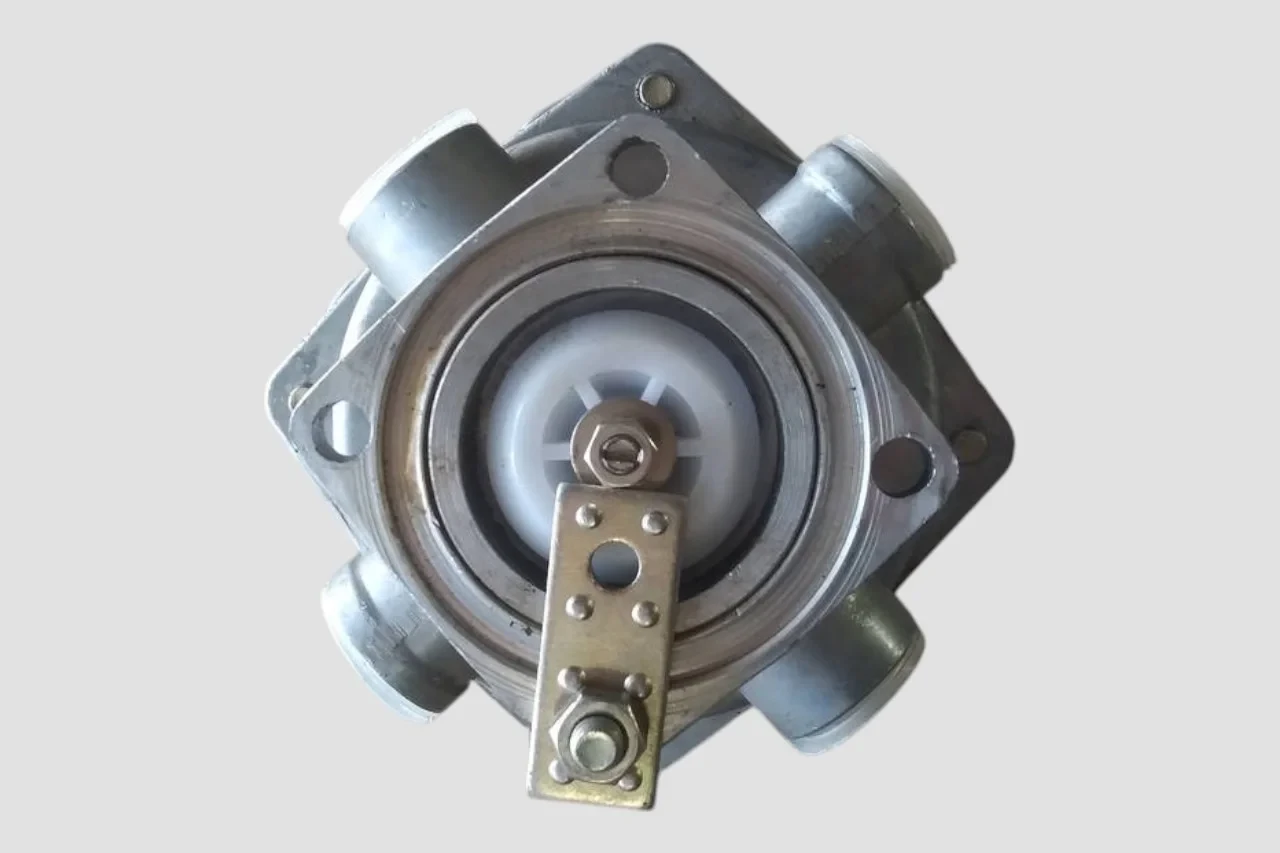 Кран торм. 2-секц. подпедальн. (пр-во ПААЗ) 100.3514010-01, фото 1