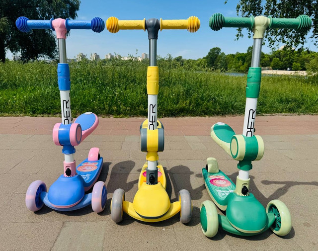Самокат триколісний з сидінням