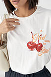 Бавовняна футболка з вишнями — білий колір, S (є розміри), фото 4