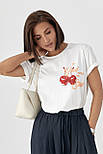 Бавовняна футболка з вишнями — білий колір, S (є розміри), фото 5