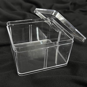 Пластикова тара 9x9x5.5 см (контейнер, органайзер) для рукоділля та шиття