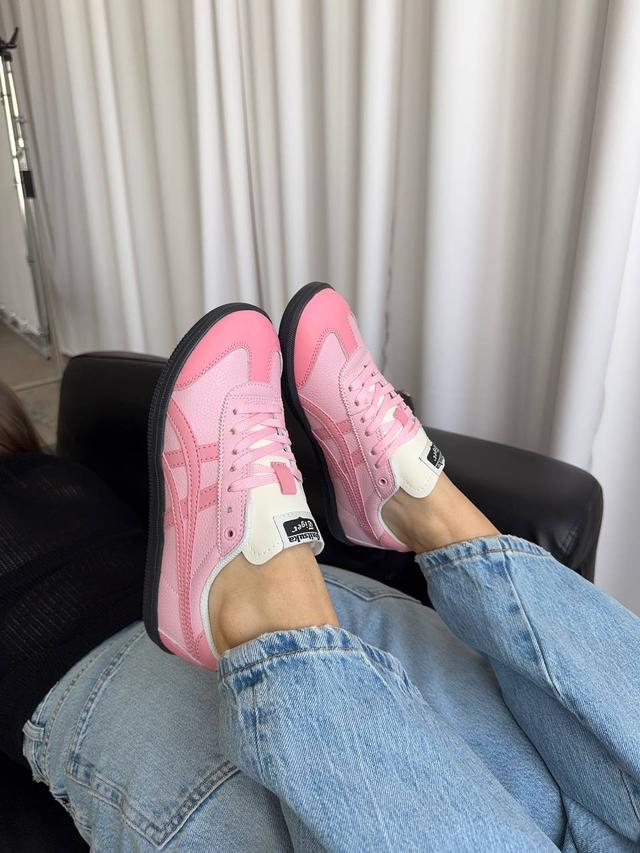 Кросівки Asics