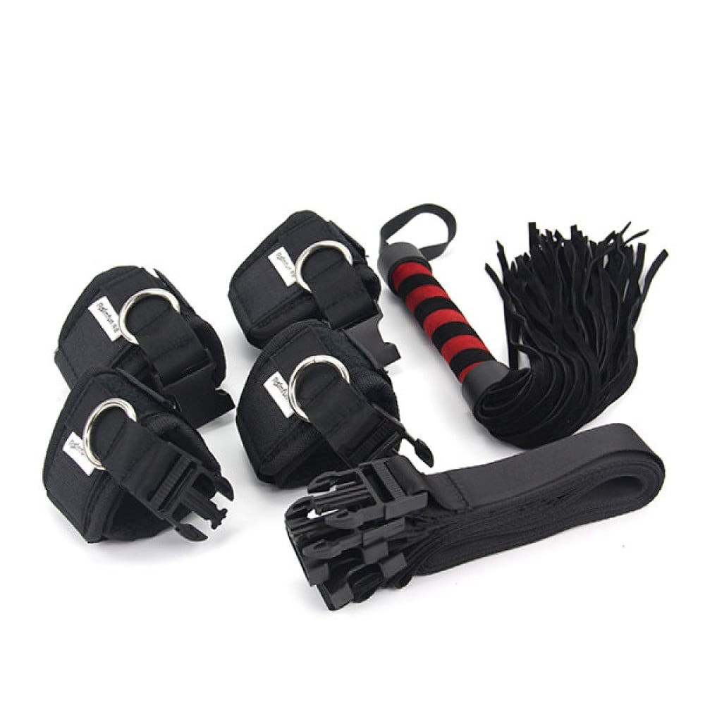 Набір БДСМ Roomfun Bedroom Bondage Kit фіксатори, батіг та маска, чорний-червоний, фото 1