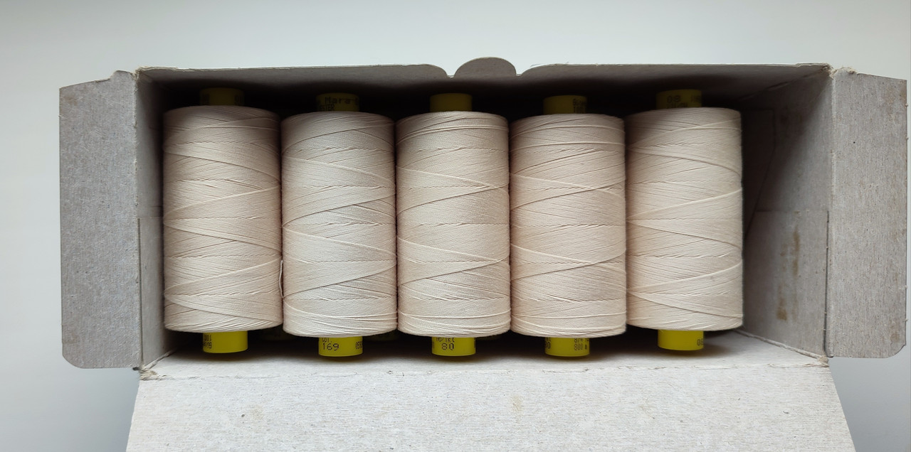 Нитки Gutermann Mara No80.
( Art 169 ). Бежевий колір. 8000 м, фото 1