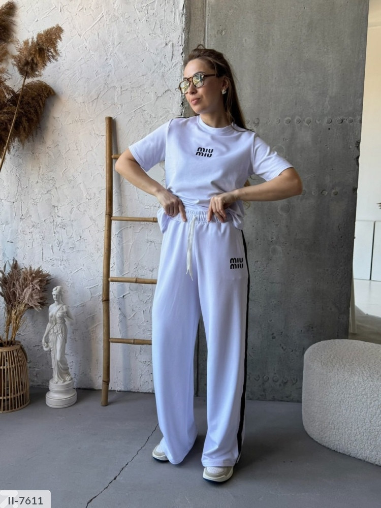 Модний костюм для прогулянок на щодень літня футболка та широкі штани з лампасами з двонитки