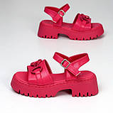 Жіночі трендові босоніжки на високій підошві, жіночі малинові босоніжки, спортивні жіночі босоніжки, фото 8