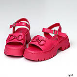 Жіночі трендові босоніжки на високій підошві, жіночі малинові босоніжки, спортивні жіночі босоніжки, фото 7