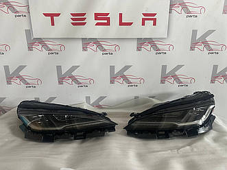 Tesla Model 3 2024 фара ліва 1760888-00-E
