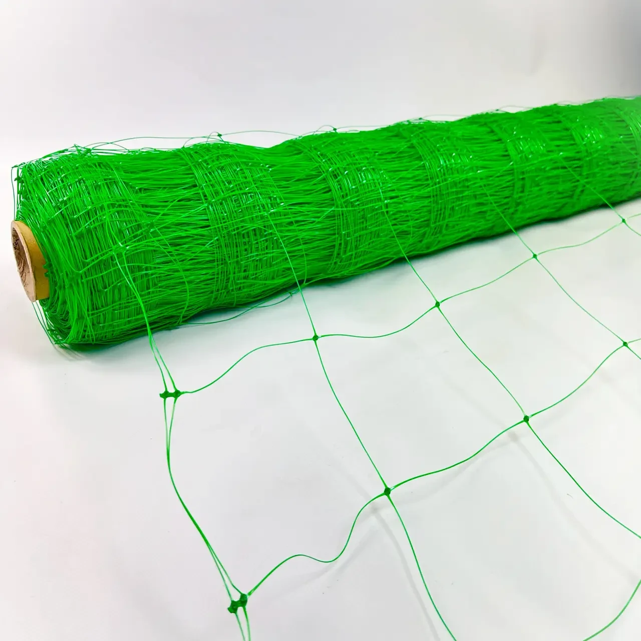 Сітка огіркова Intermas Зелена 1.70 м × 500 м Шпалерна садова сітка Якісна огіркова сітка