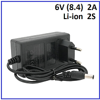 Зарядний пристрій для акумуляторів Li-ion 6V (8.4) 2S до 2A штекер 5.5х2.5
