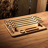 Дерев'яний піднос для подачі шашлика 50х30см з ніжками, фото 7