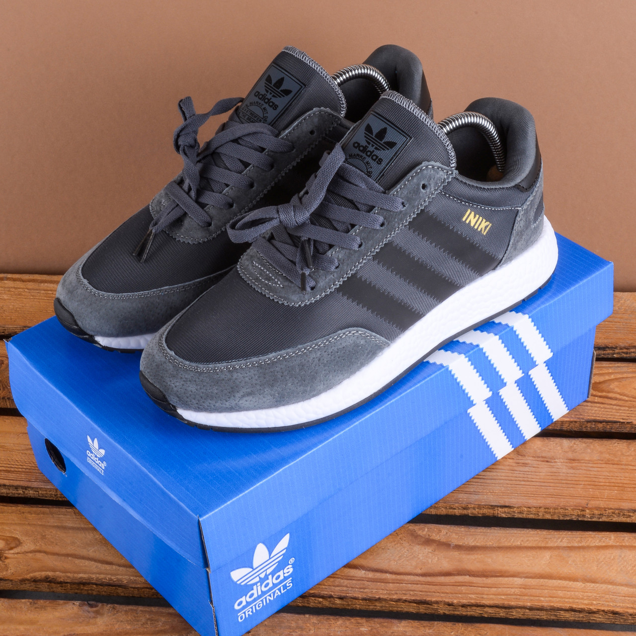 Кросівки Adidas Iniki замшеві сірі