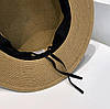Вишуканий капелюх зі стрічкою та декоративною пряжкою "CD". Капучіно, фото 4