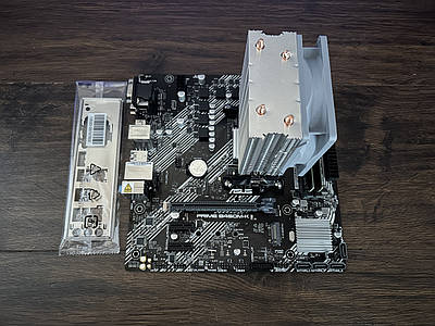 Ryzen 5 2600 + B450 Pro4 + 8GB×2メモリ セット Ryzen 5 2600 + B450 Pro4 + 8GB×2メモリ セット Ryzen 5 2600 +