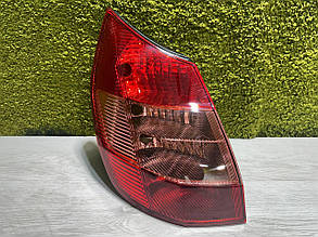 Задній лівий ліхтар Renault Scenic 2 2003-2006 Ліхтар лівий задній Рено Сценик 2 8200127702