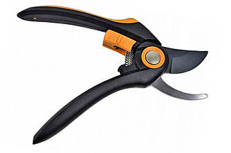 Секатор FISKARS plus P521 L — 210 мм max. Ø24 мм P521