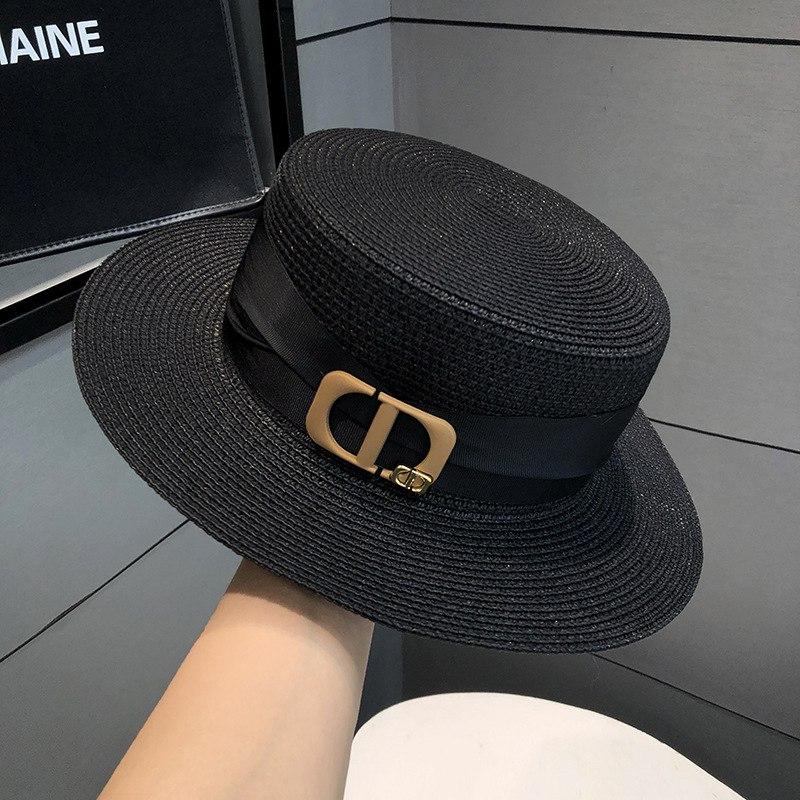 Вишуканий капелюх зі стрічкою та декоративною пряжкою "CD". Чорний (на об'єм 56-58)