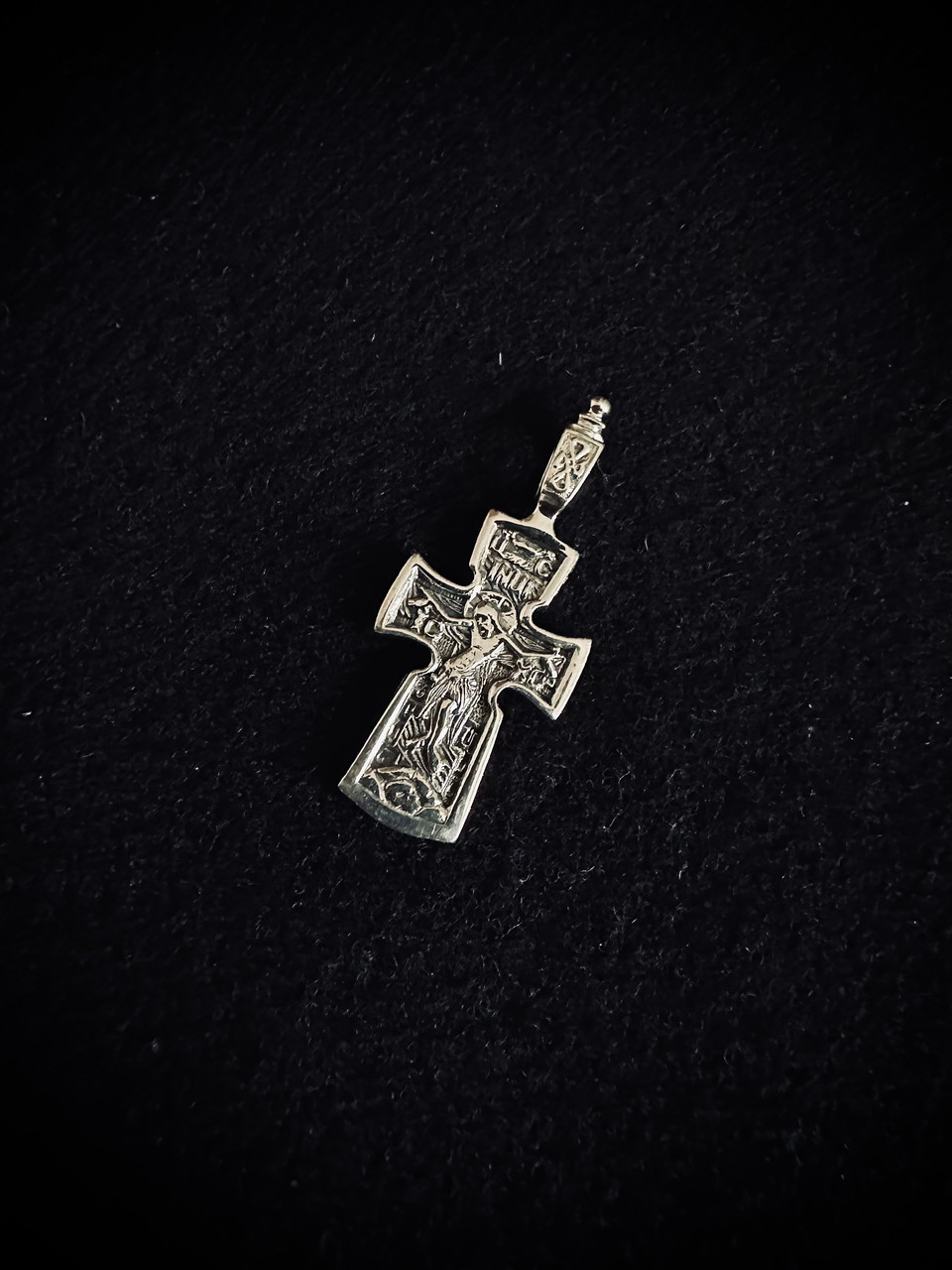 ✝️ Срібний хрестик чернений — вічна класика, що завжди актуальна