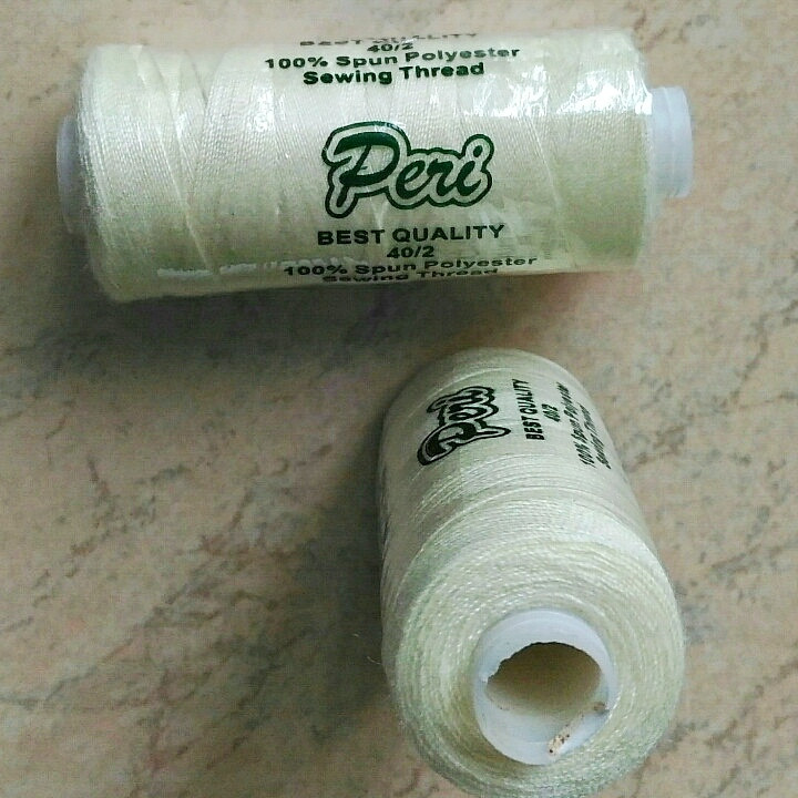 Нитки швейні №121 молочні поліестер 400 ярдів, фото 1